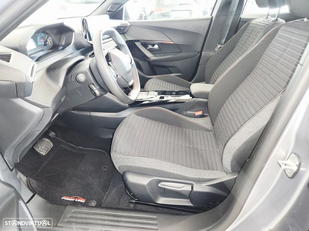 Peugeot e-2008 - 24