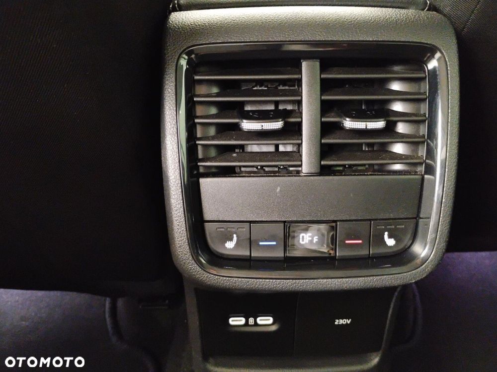 Skoda Octavia 2.0 TDI Ambition DSG - 32