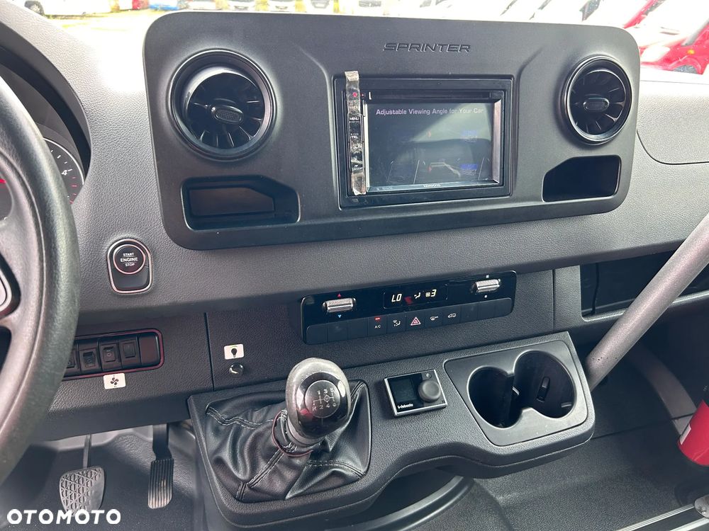 Mercedes-Benz Sprinter 519 - 12