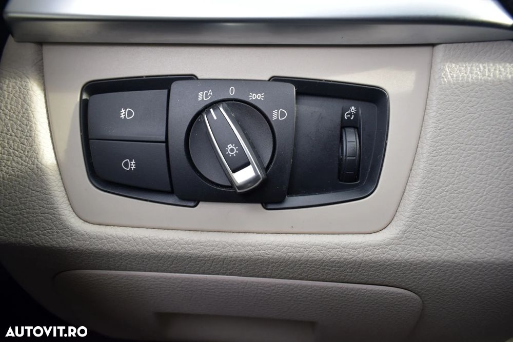 BMW Seria 3 320i xDrive Aut. Luxury Line - 23