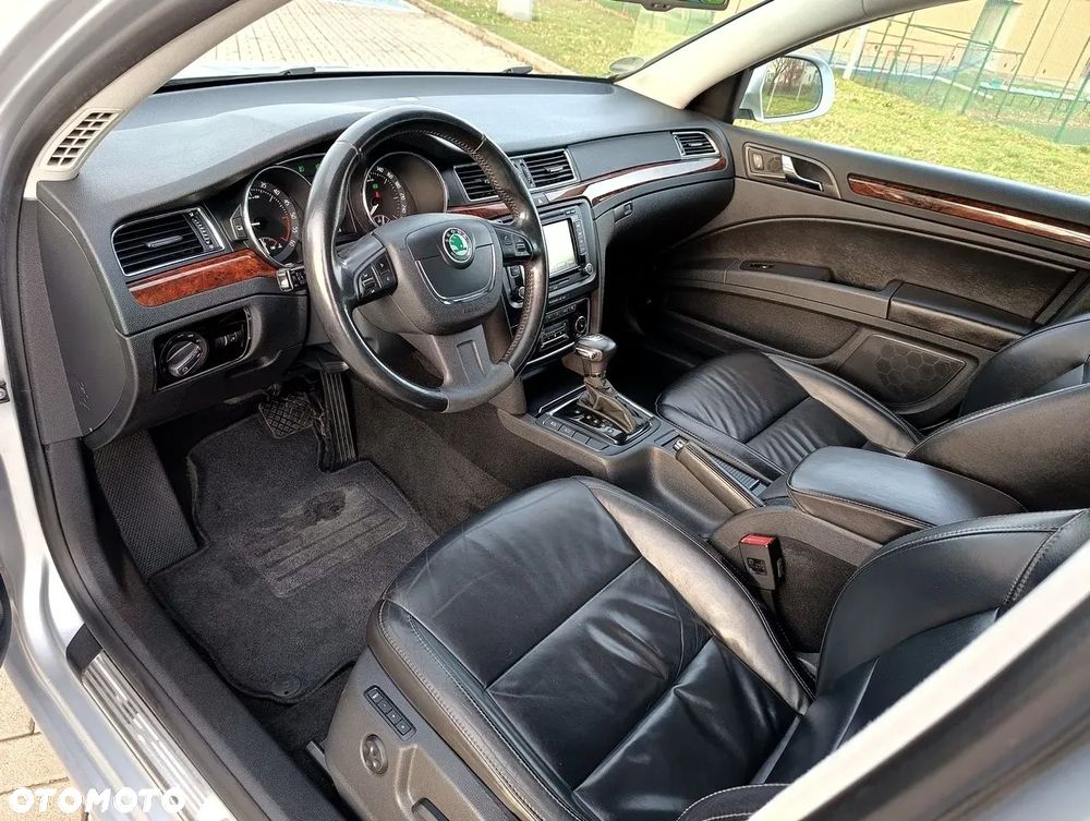 Skoda Superb 2.0 TDI DSG Exclusive - 20