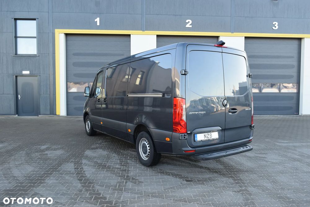 Mercedes-Benz Sprinter 319 V6 3.0 LED*Navi*Distronic*Webasto - 4