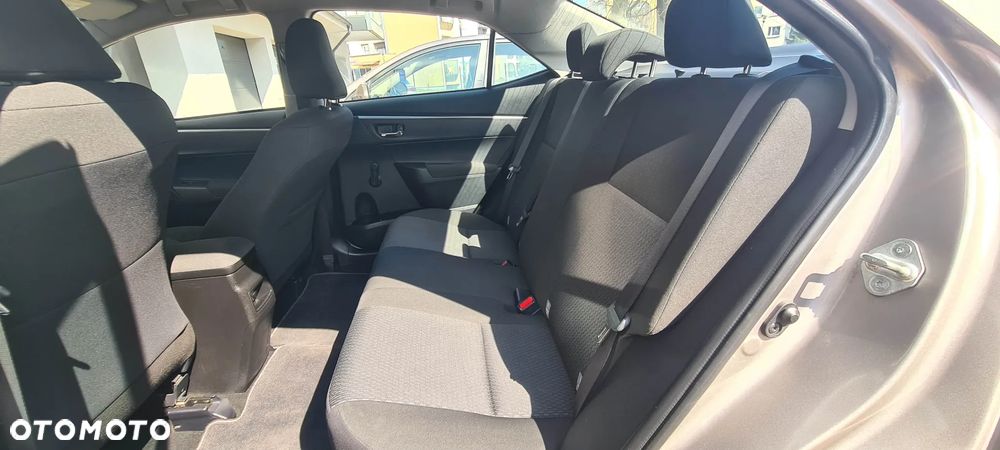 Toyota Corolla 1.6 Active - 9
