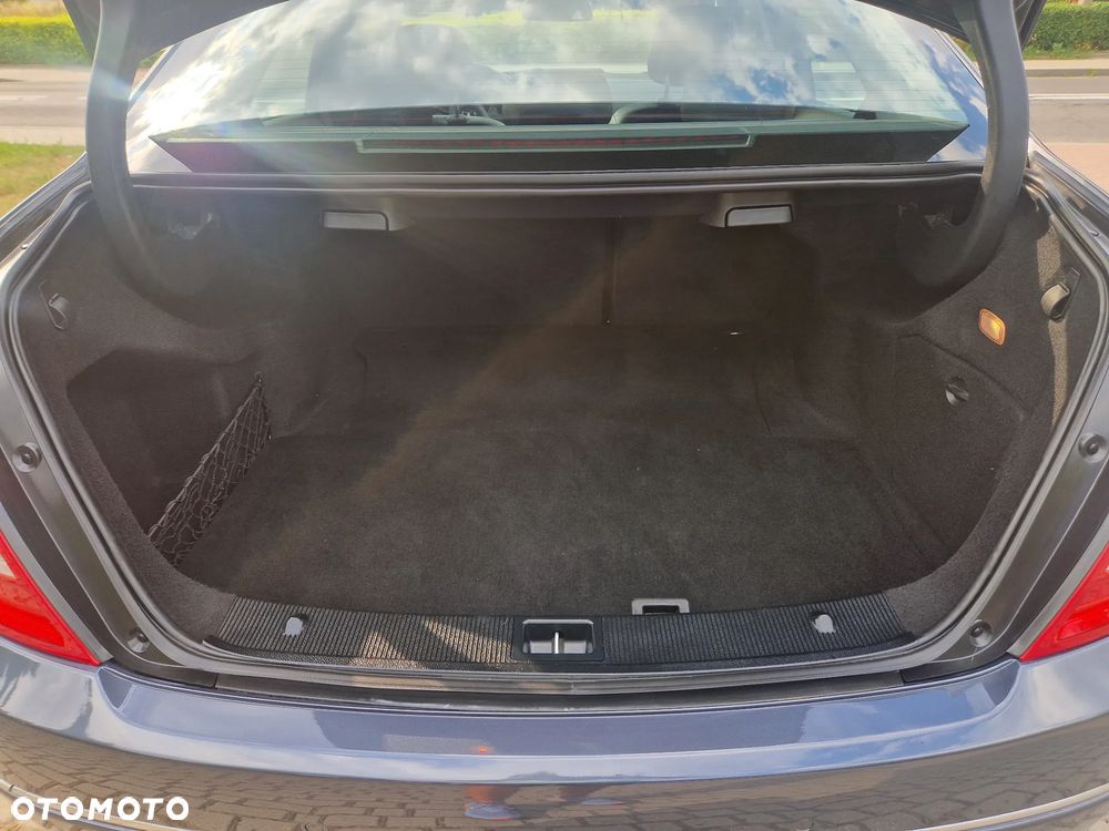 Mercedes-Benz Klasa C 250 CDI 4Matic 7G-TRONIC Avantgarde Edition - 12