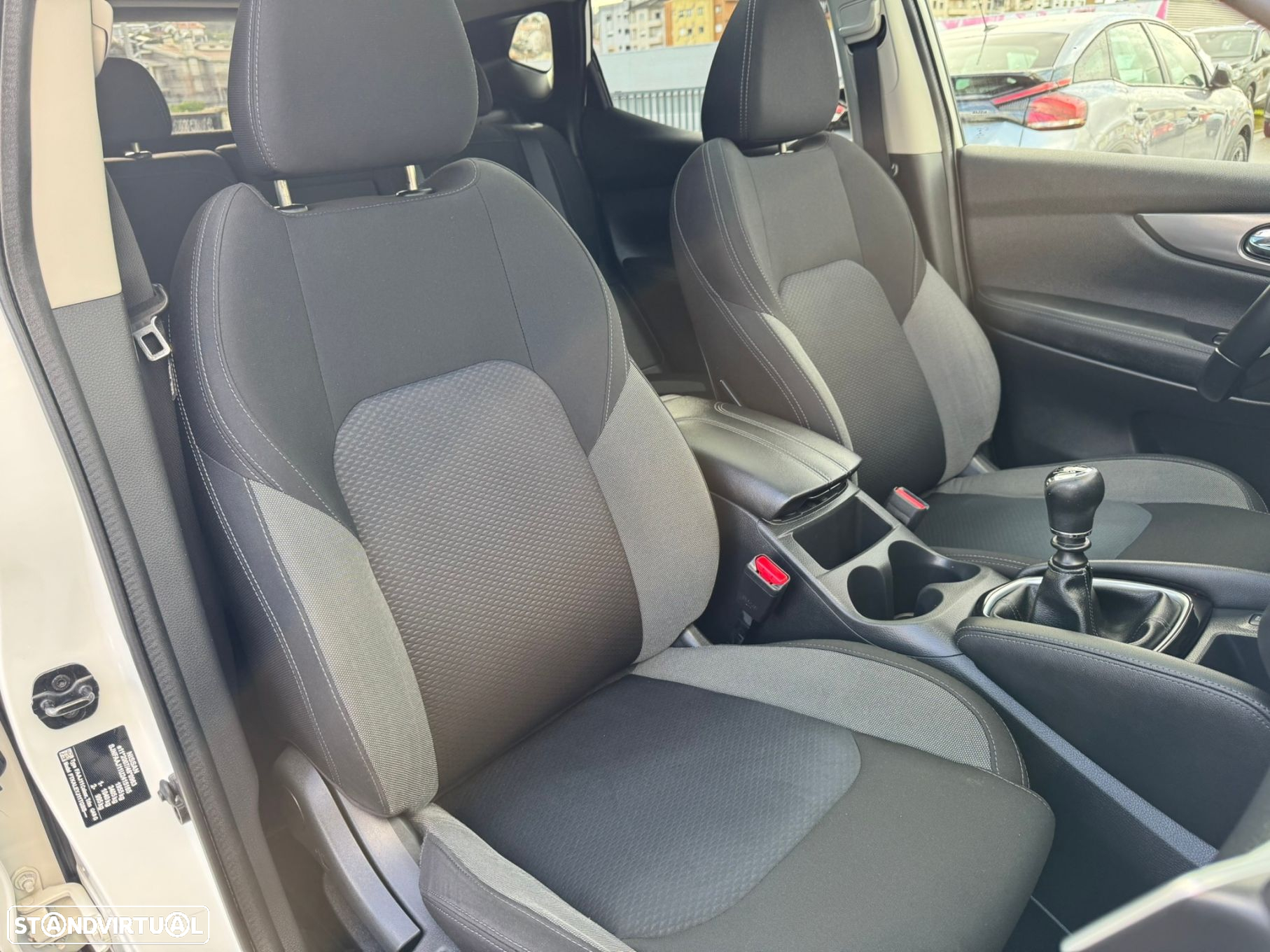 Nissan Qashqai 1.5 dCi N-Connecta J18 - 16