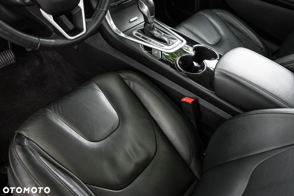 Ford Edge - 16
