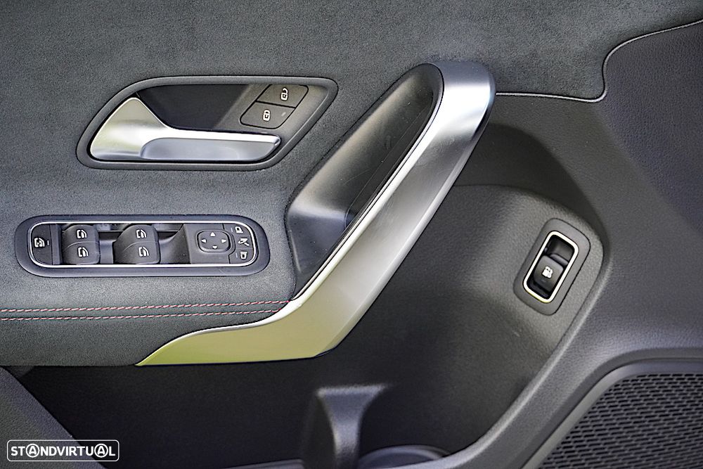 Mercedes-Benz A 250 Limousine e AMG Line - 18