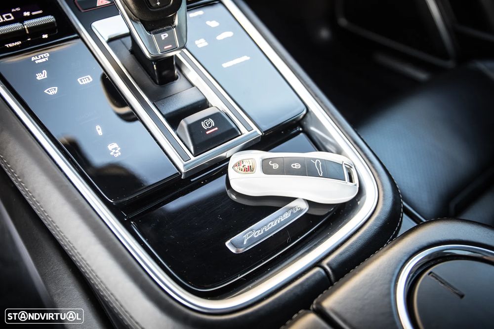 Porsche Panamera Sport Turismo 4 E-Hybrid Platinum Edition - 17