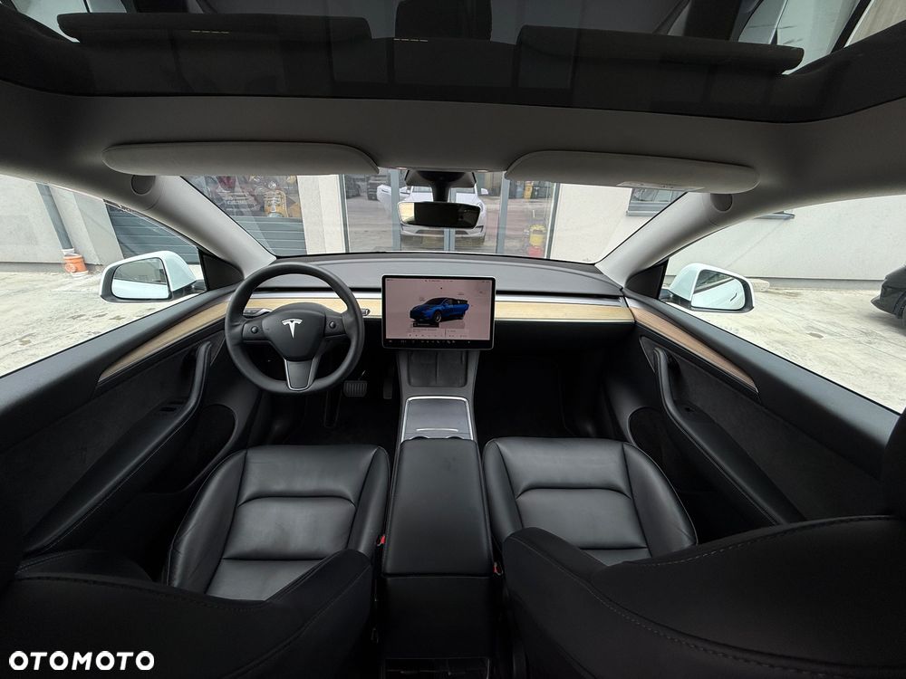 Tesla Model Y RWD - 30