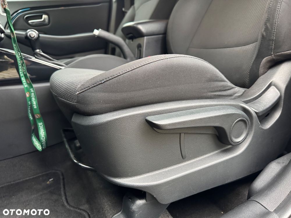 Kia Carens 1.7 CRDi L DCT - 30