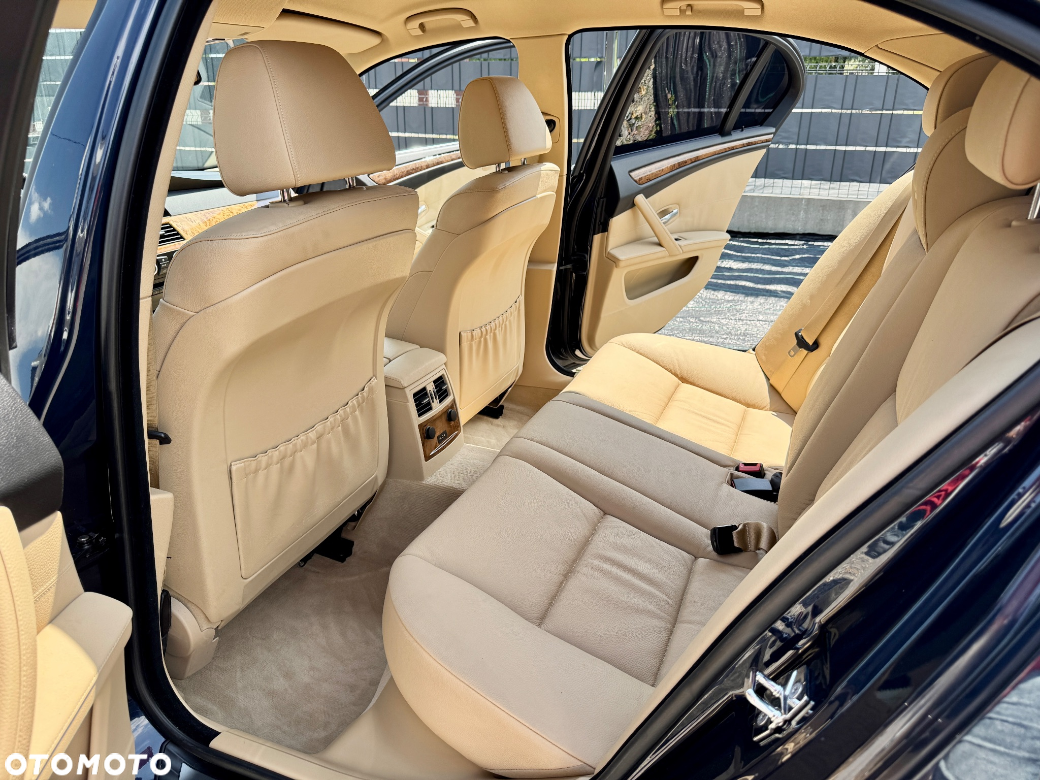 BMW Seria 5 523i - 17
