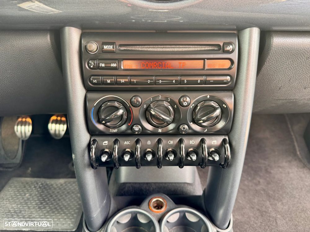 MINI 3 Portas One D - 14