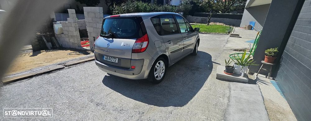 Renault Scénic 1.5 dCi Dynamique Luxe - 4