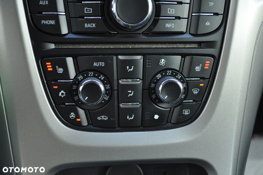 Opel Astra 1.4 Turbo 150 Jahre - 29