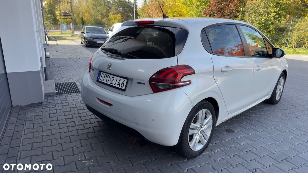 Peugeot 208 - 7