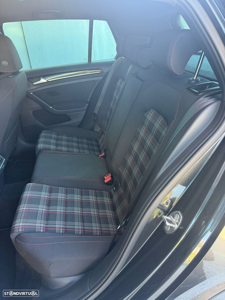 VW Golf 2.0 TSi GTi - 13