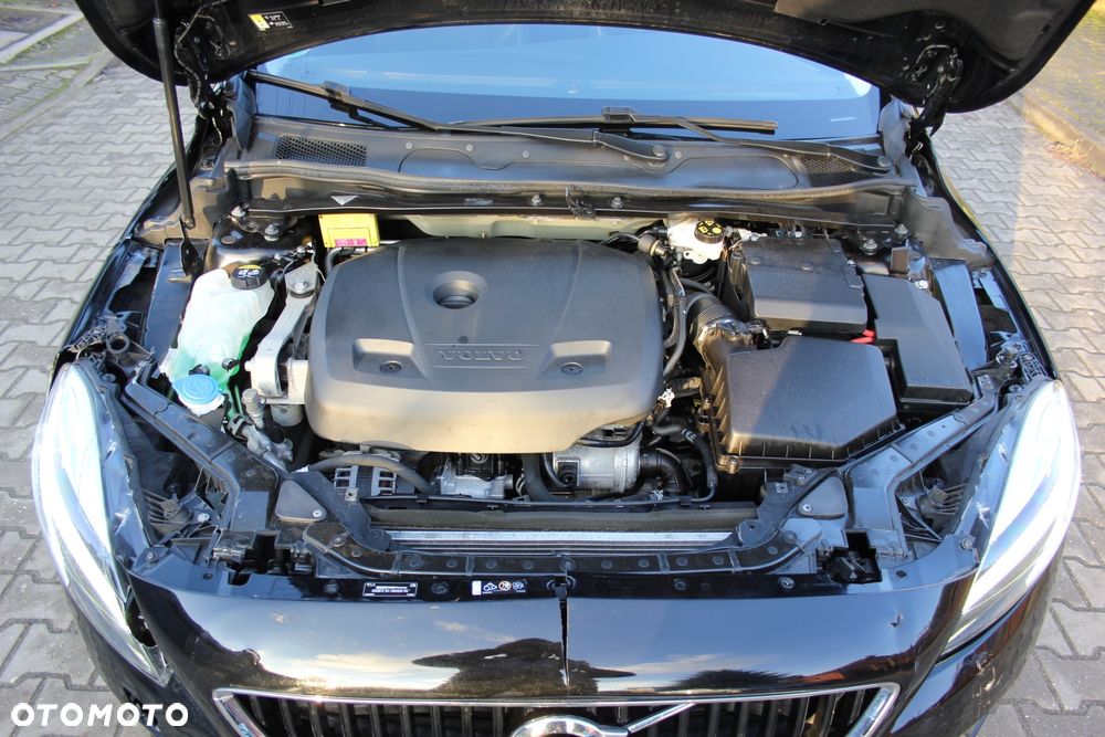 Volvo V40 T2 Momentum - 11