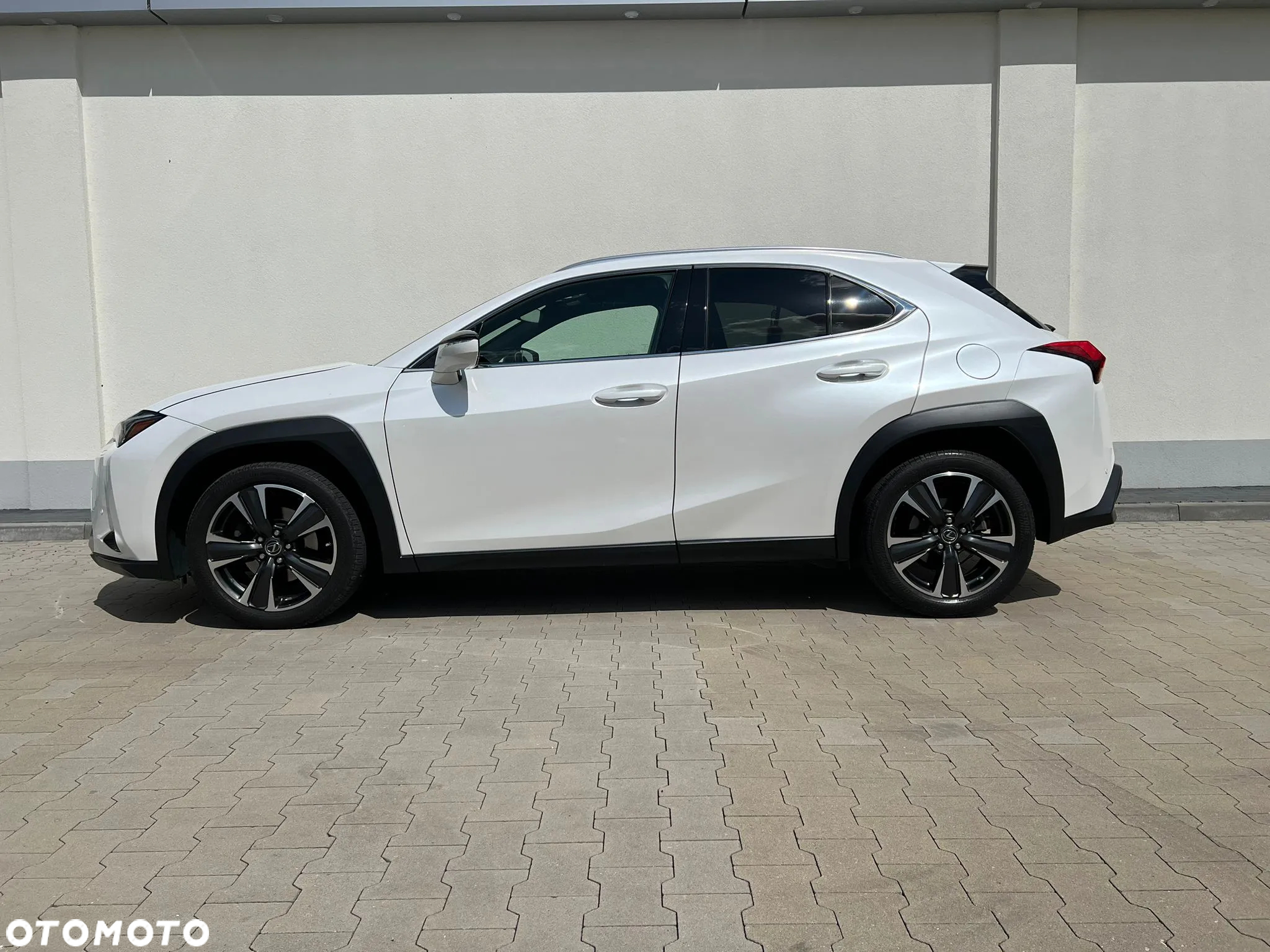 Lexus UX - 4