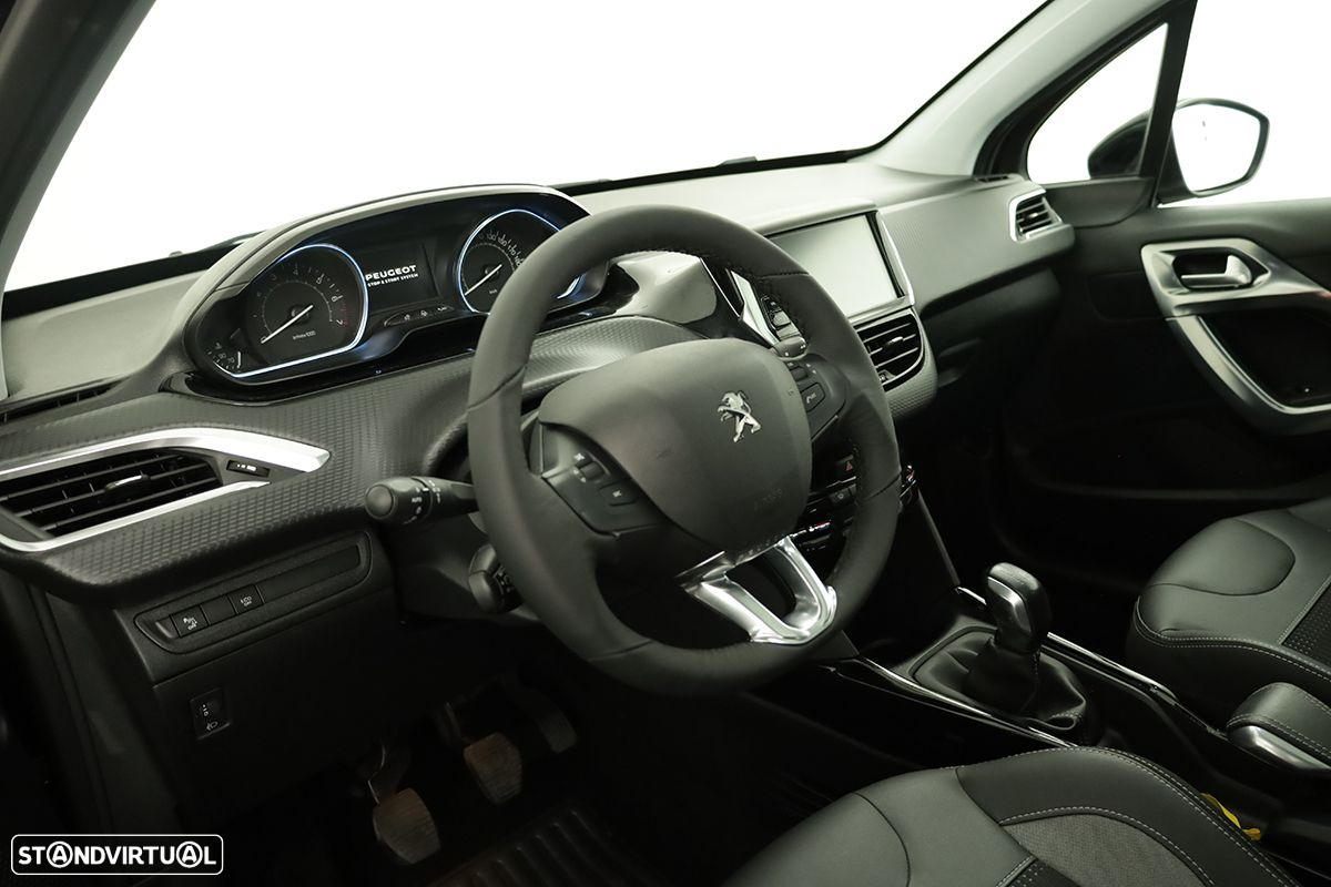 Peugeot 2008 1.2 PureTech Allure - 6