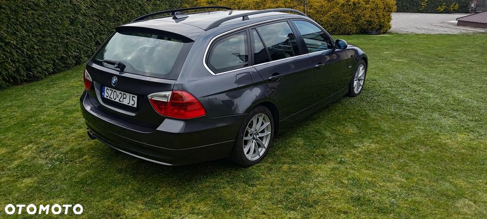 BMW Seria 3 330i - 5