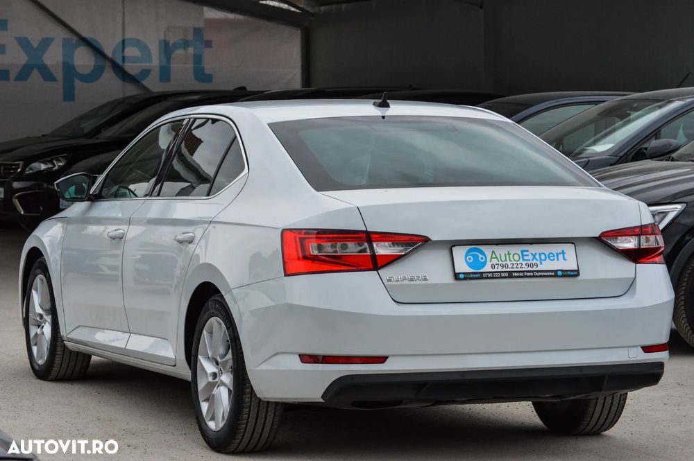 Skoda Superb 2.0 TDI DSG Essence - 28