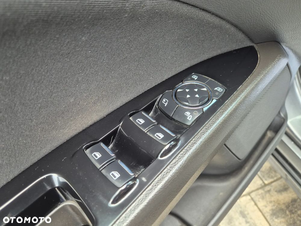 Ford Mondeo - 24
