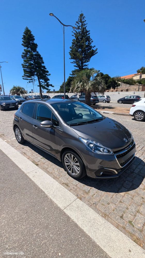 Peugeot 208 1.2 PureTech Signature - 3