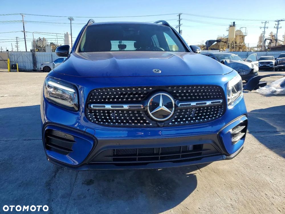 Mercedes-Benz GLB 250 4-Matic 8G-DCT - 3