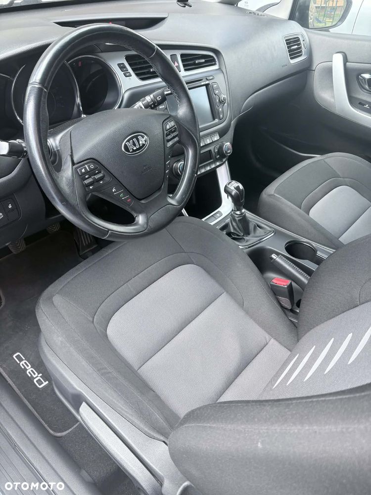 Kia Ceed - 6
