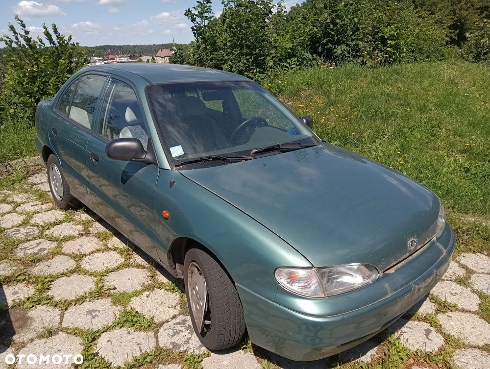 Hyundai Accent - 21