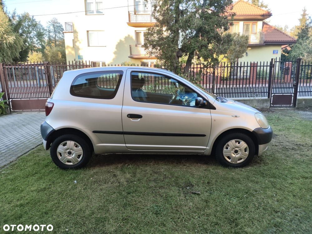 Toyota Yaris - 4