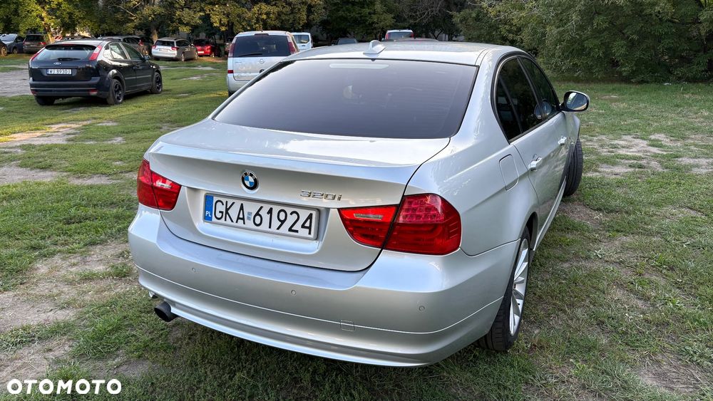BMW Seria 3 320i - 22