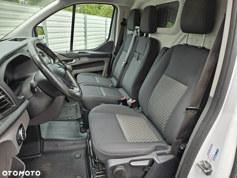 Ford Transit Custom - 23