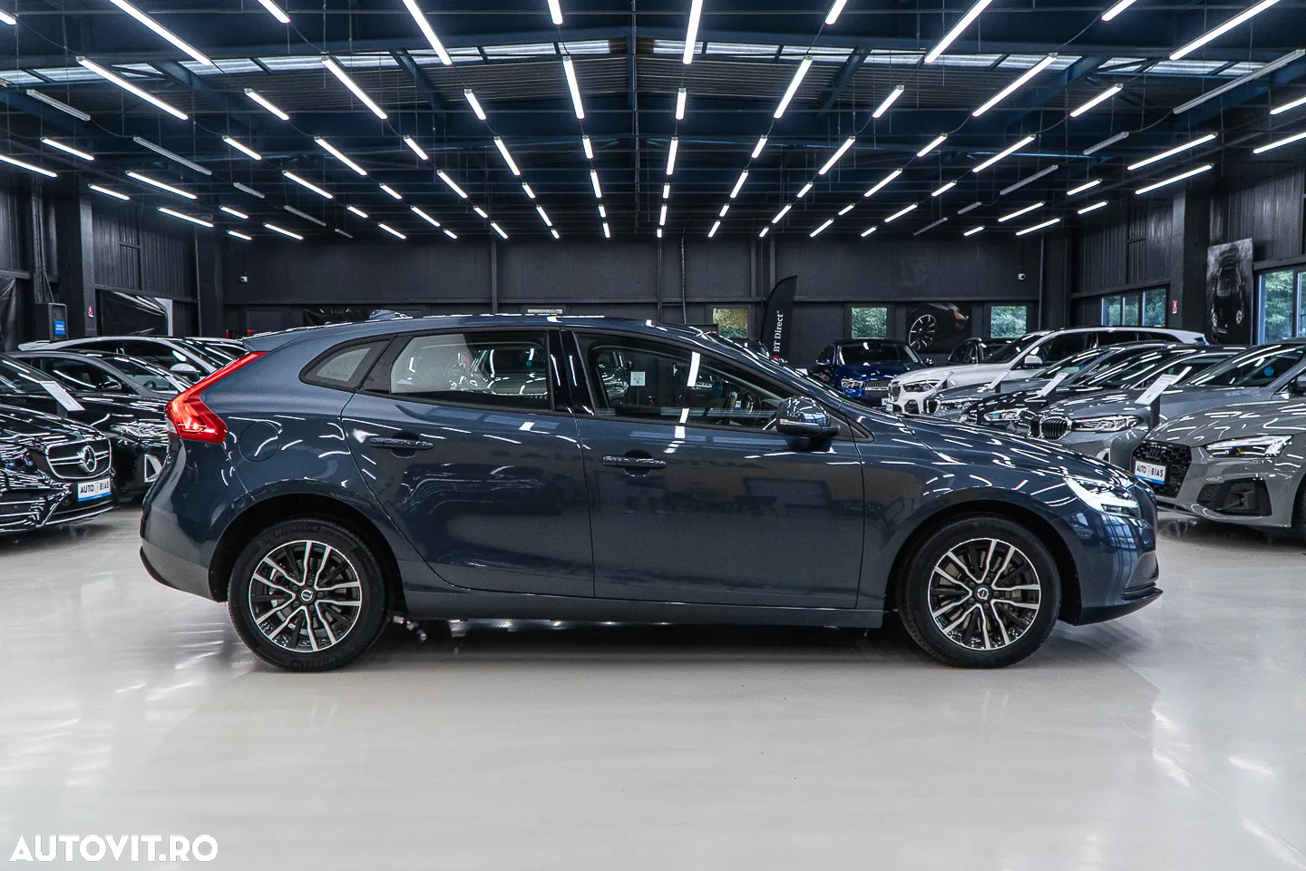 Volvo V40 D2 Aut. Momentum - 19