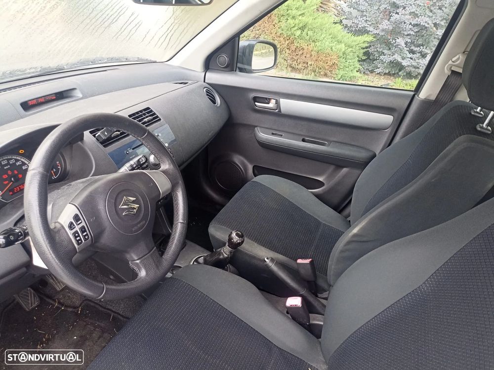 Suzuki Swift 1.3 DDiS GL - 2