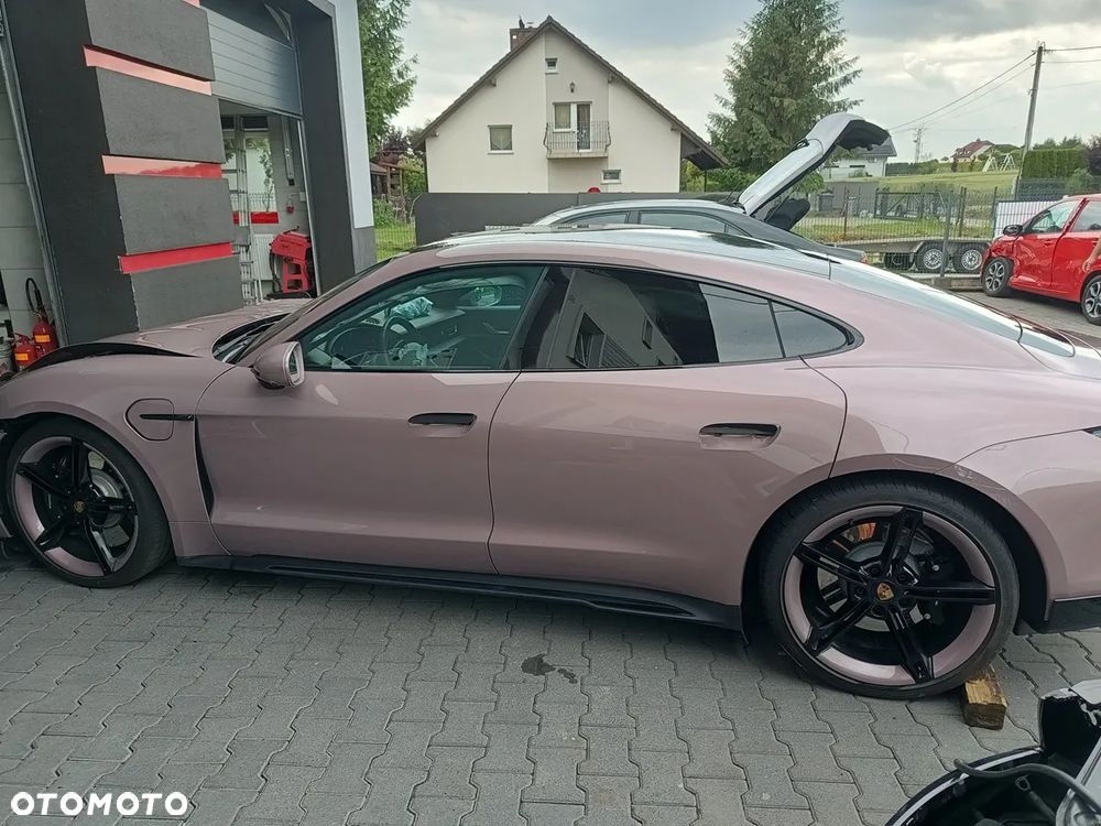 Porsche Taycan 4S - 20