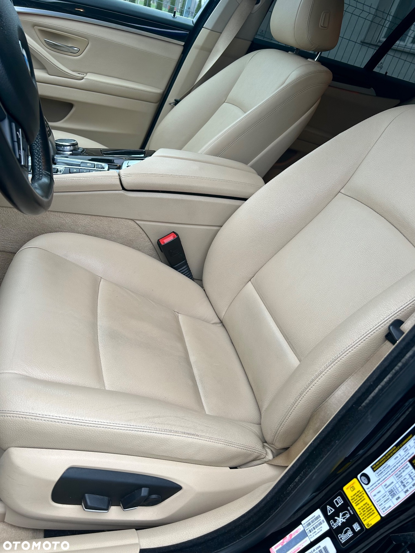 BMW Seria 5 528i xDrive - 13