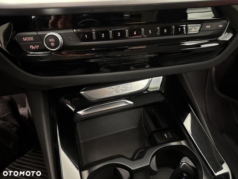 BMW X3 xDrive20d mHEV - 18