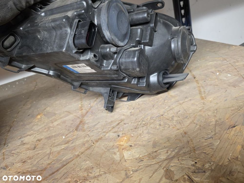 VOLKSWAGEN POLO 9N3 LAMPA PRZEDNIA PRAWA ANGLIK - 3
