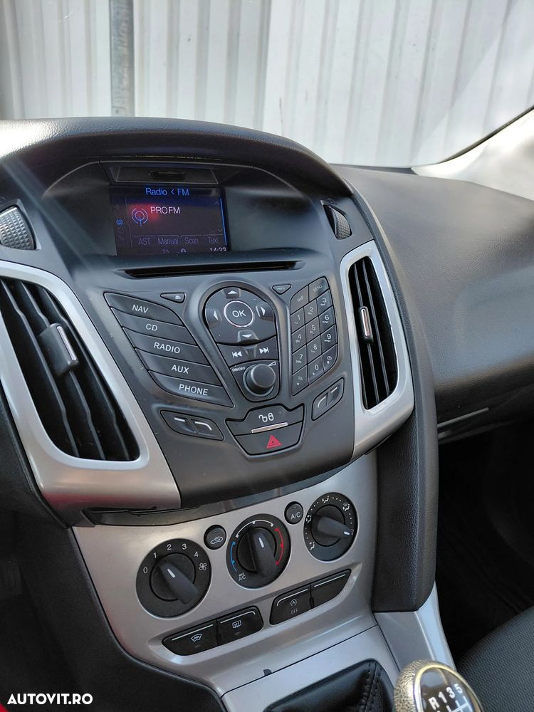 Ford Focus 1.6 TDCi DPF Champions Edition - 10