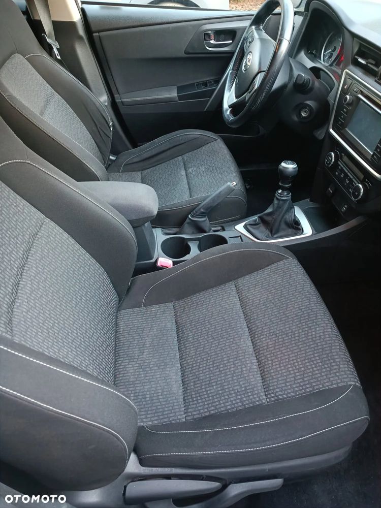 Toyota Auris - 10