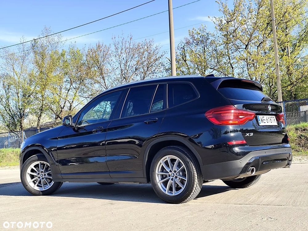 BMW X3 xDrive20i Advantage - 5