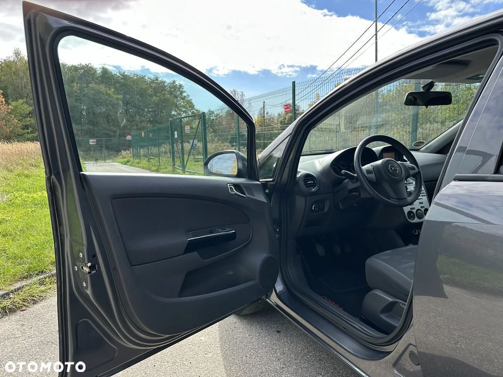 Opel Corsa 1.4 16V Satellite - 11