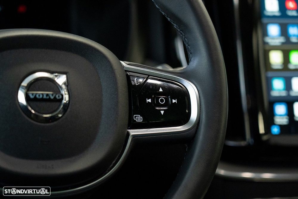 Volvo XC 60 2.0 T6 PHEV Plus Dark AWD - 33