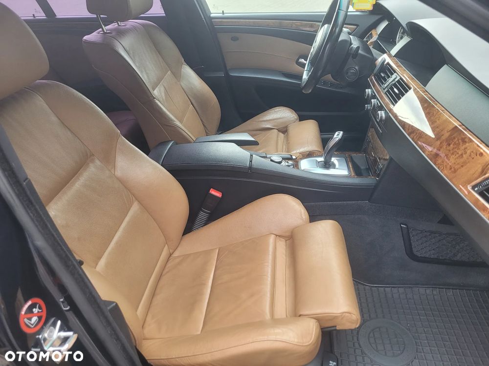 BMW Seria 5 530d Sport-Aut Edition Sport - 16