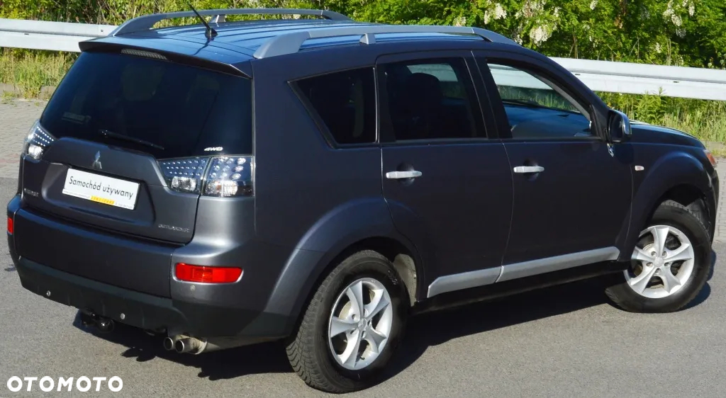 Mitsubishi Outlander - 12