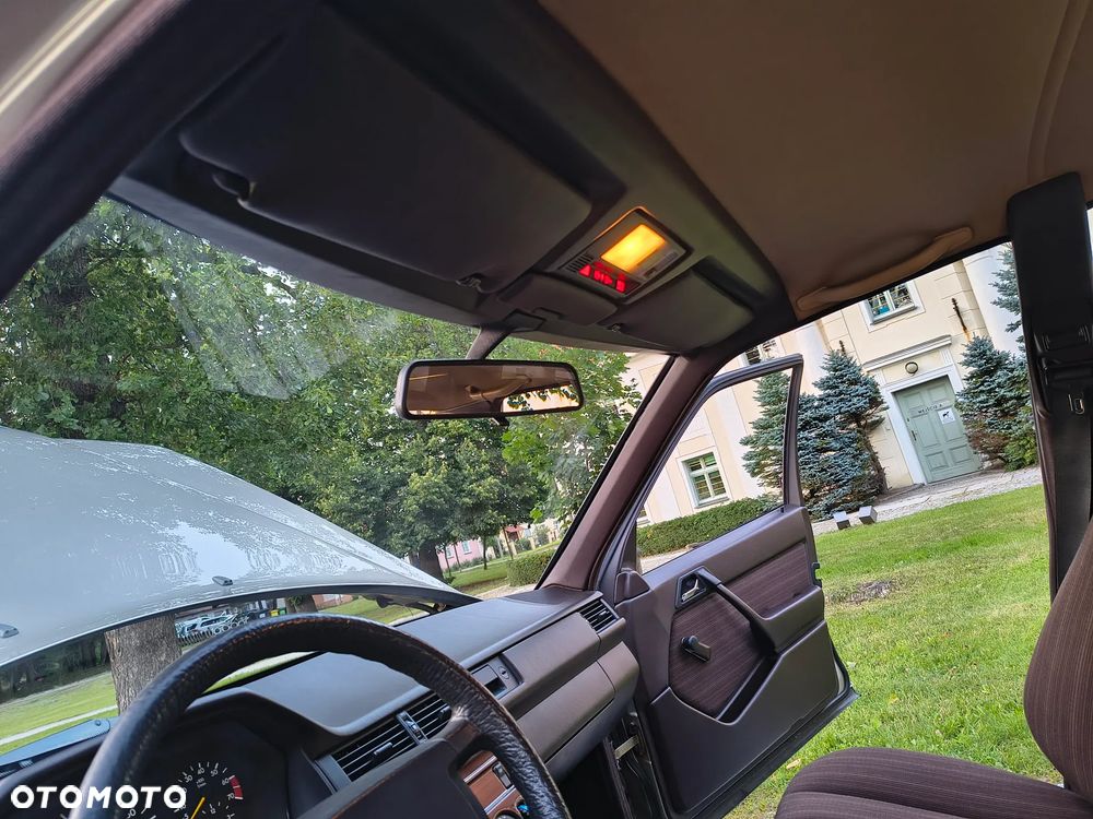 Mercedes-Benz W124 (1984-1993) - 14