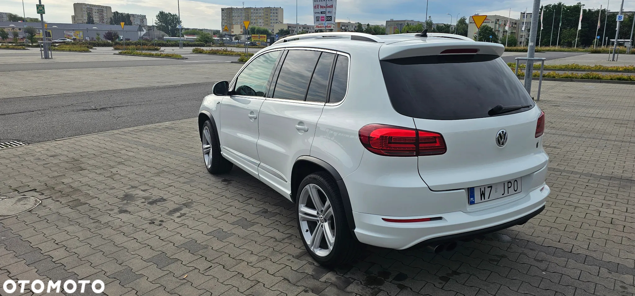 Volkswagen Tiguan 2.0 TDI 4Mot Perfectline R-Style DSG - 4