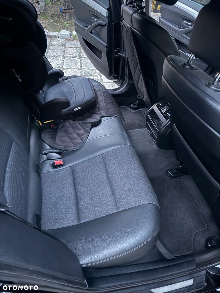 BMW Seria 5 530d xDrive - 11