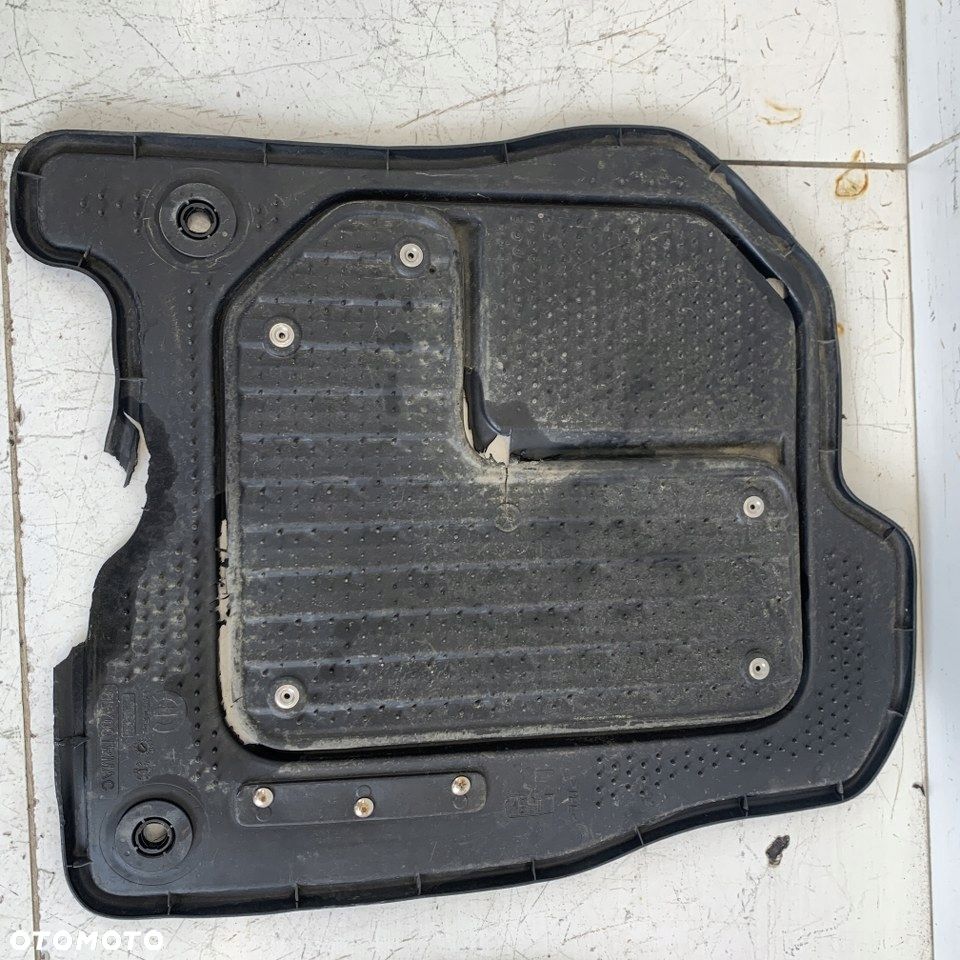 Dywaniki chodniczki oryginalne komplet 3szt DODGE RAM V 1500 LIMITED 21r - 7